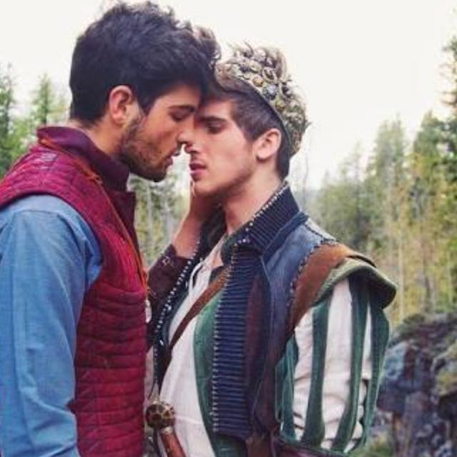 Imagem do grupo 👑🤴🏻Príncipes e Plebeus👑🤴🏻🌈👬🏼